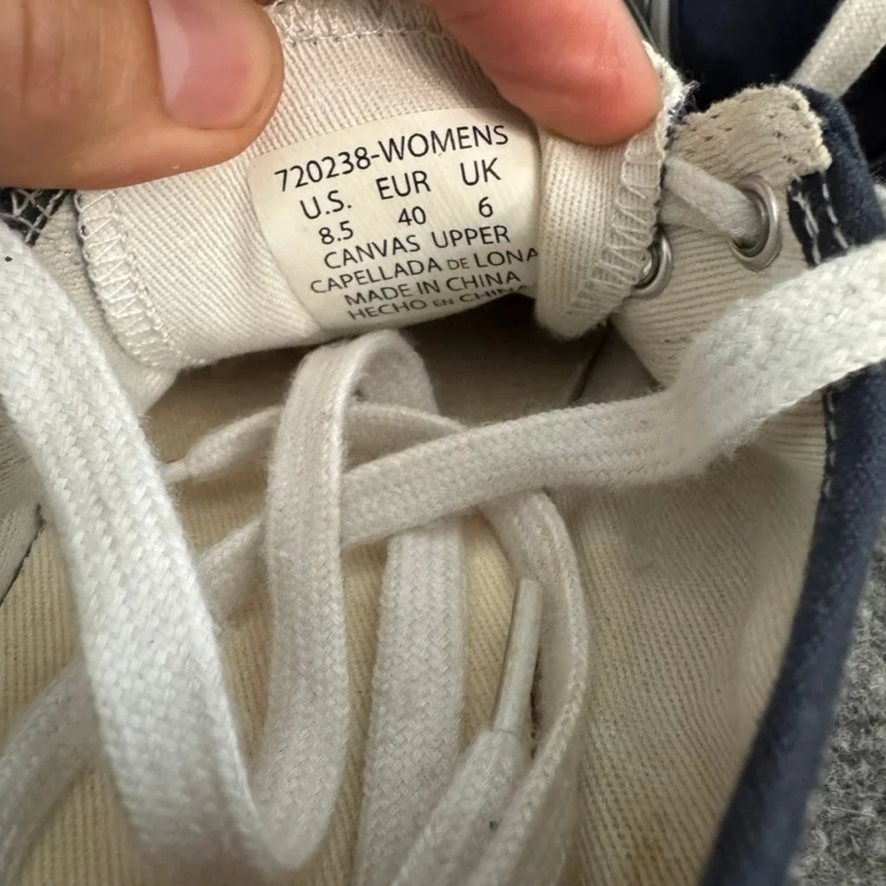 Levis levis canvas
